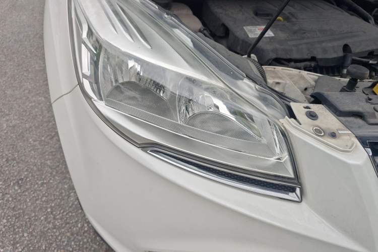 Used Ford Kuga 2015 1.5L GTDi Two-Wheel Drive Fashion Edition Right Front Headlight