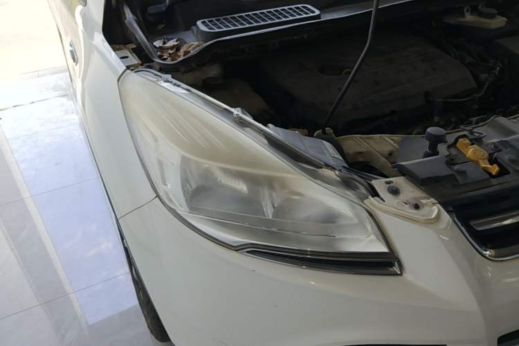 Used Ford Kuga 2015 1.5L GTDi Two-Wheel Drive Fashion Edition Right Front Headlight
