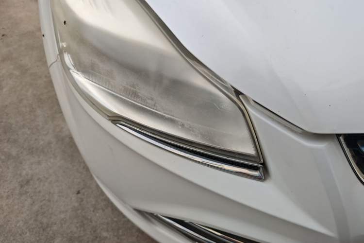 Used Ford Kuga 2015 1.5L GTDi Two-Wheel Drive Fashion Edition Right Front Headlight