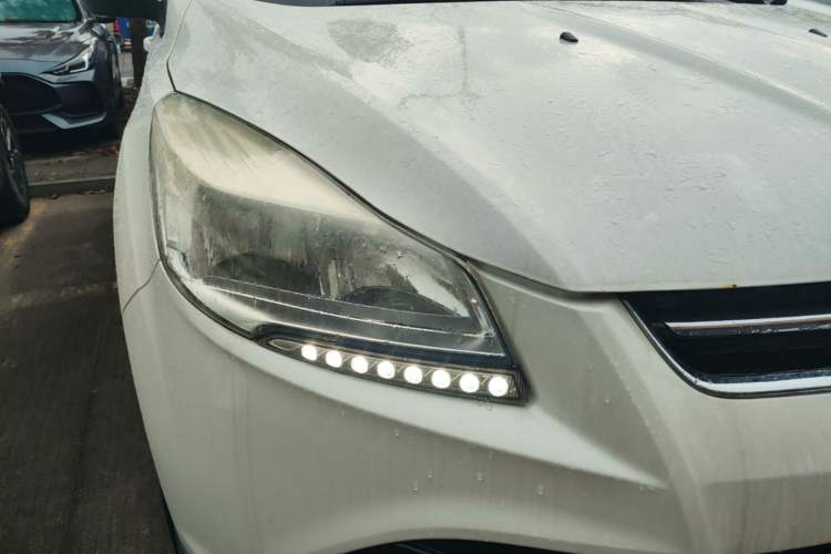 Used Ford Kuga 2015 1.5L GTDi Two-Wheel-Drive Comfort Model Right Front Headlight