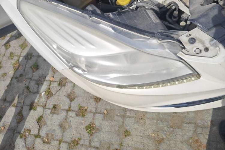 Used Ford Kuga 2015 1.5L GTDi Two-Wheel Drive Fashion Edition Right Front Headlight