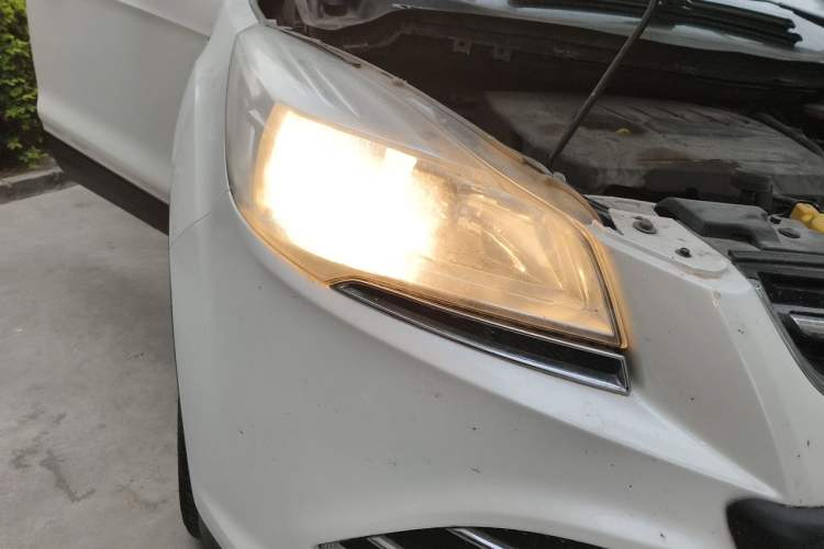 Used Ford Kuga 2015 1.5L GTDi Two-Wheel Drive Fashion Edition Right Front Headlight