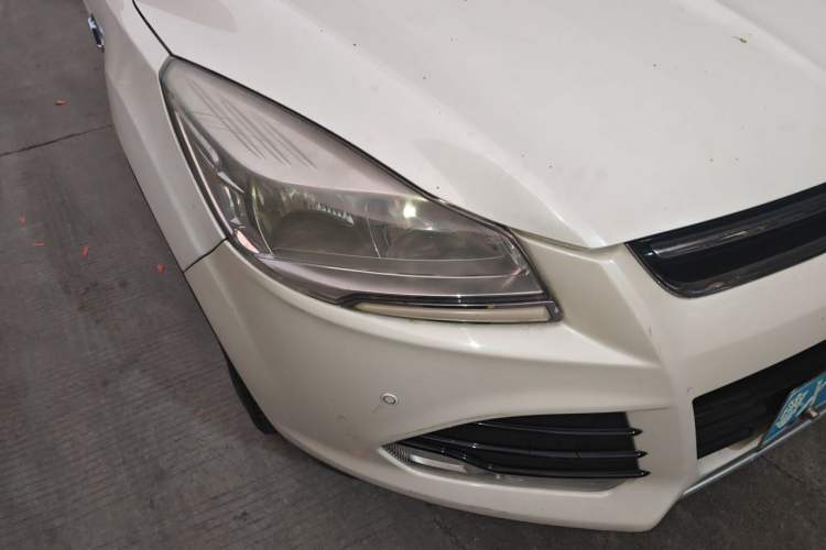 Used Ford Kuga 2015 1.5L GTDi Two-Wheel-Drive Comfort Model Right Front Headlight