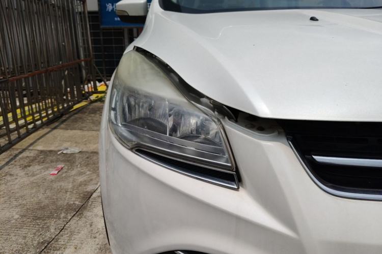 Used Ford Kuga 2015 1.5L GTDi Two-Wheel Drive Fashion Edition Right Front Headlight