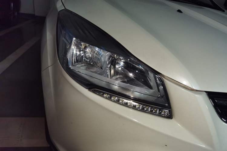 Used Ford Kuga 2015 1.5L GTDi Two-Wheel Drive Fashion Edition Right Front Headlight