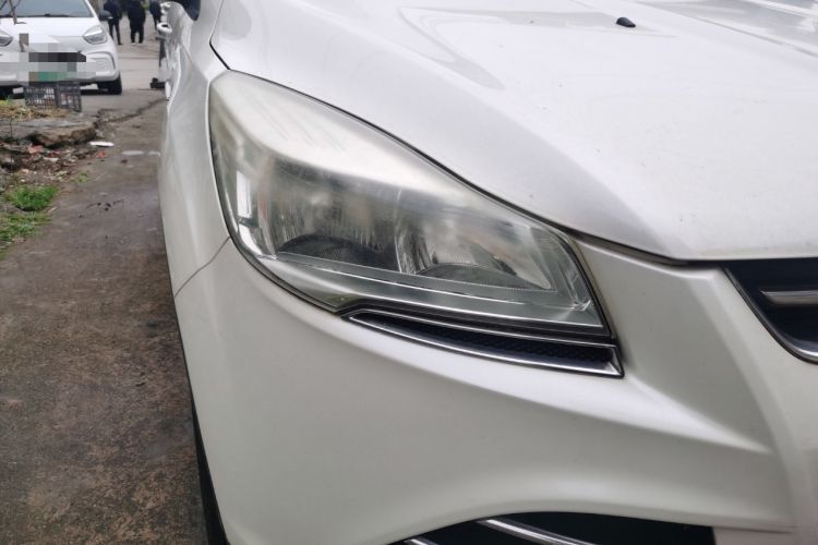 Used Ford Kuga 2015 1.5L GTDi Four-Wheel-Drive Elite Model Right Front Headlight