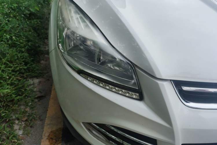 Used Ford Kuga 2015 1.5L GTDi Two-Wheel Drive Fashion Edition Right Front Headlight
