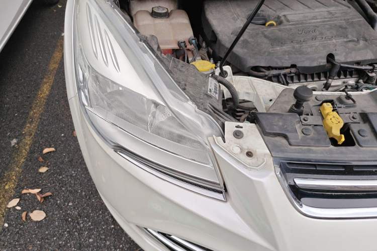 Used Ford Kuga 2015 1.5L GTDi Two-Wheel Drive Fashion Edition Right Front Headlight