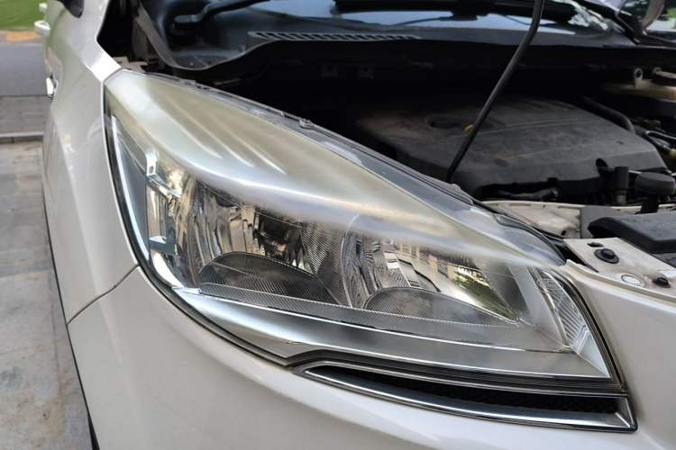 Used Ford Kuga 2015 1.5L GTDi Two-Wheel Drive Fashion Edition Right Front Headlight
