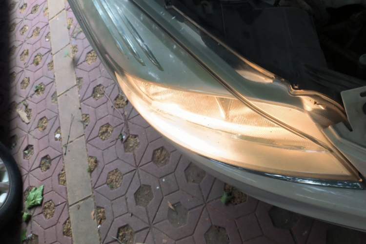 Used Ford Kuga 2015 2.0L GTDi Four-Wheel Drive Elite Model Right Front Headlight