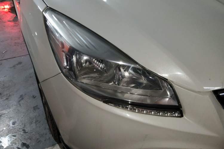Used Ford Kuga 2015 1.5L GTDi Two-Wheel Drive Fashion Edition Right Front Headlight
