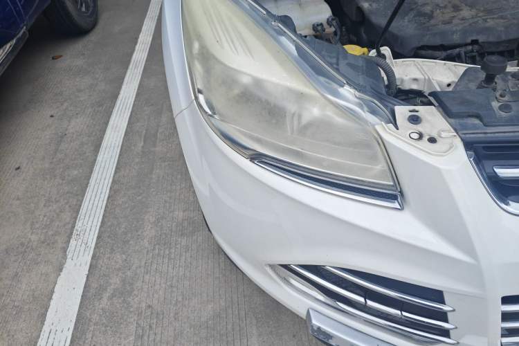 Used Ford Kuga 2015 1.5L GTDi Two-Wheel Drive Fashion Edition Right Front Headlight