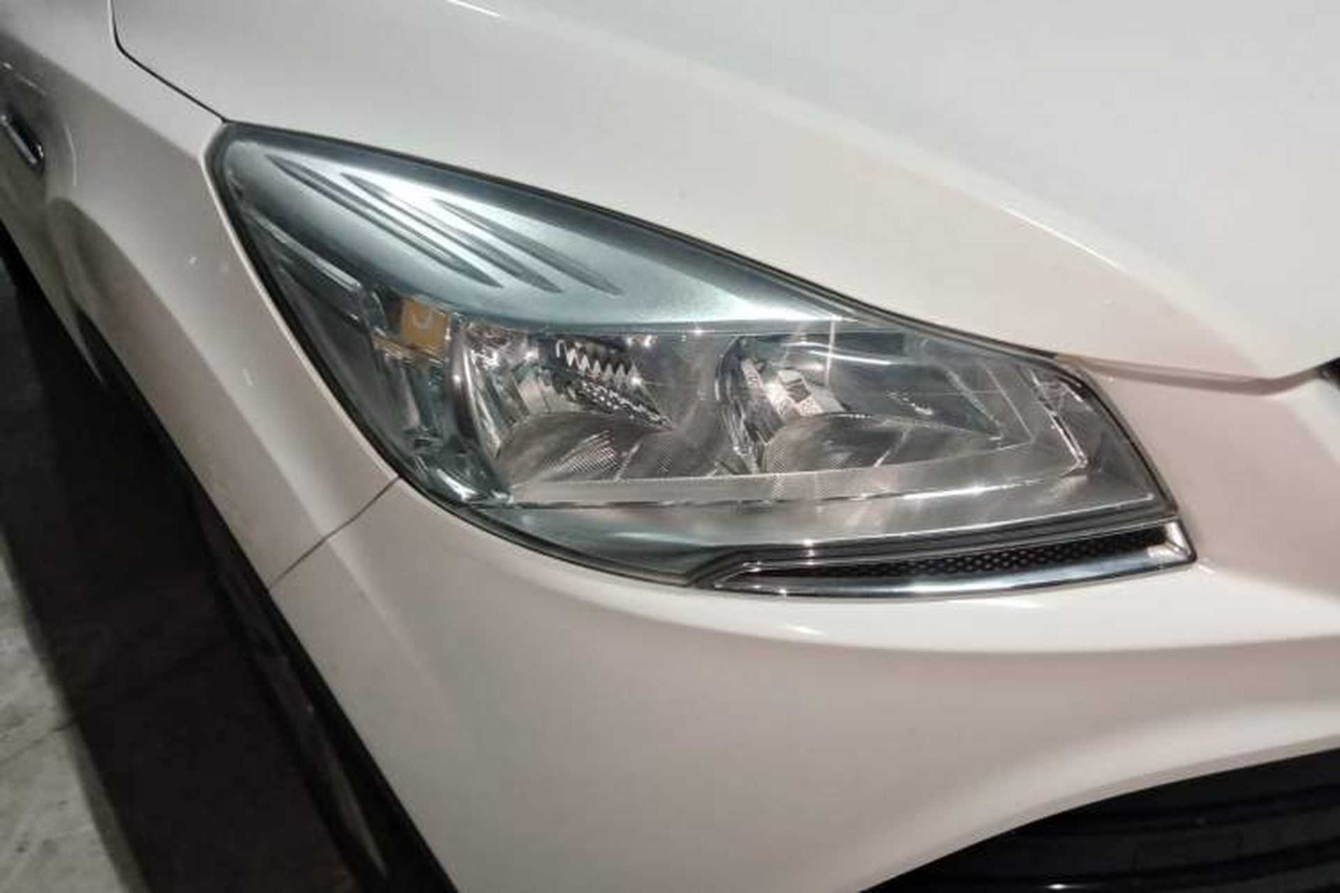 Used Ford Kuga 2015 1.5L GTDi Two-Wheel-Drive Comfort Model Right Front Headlight