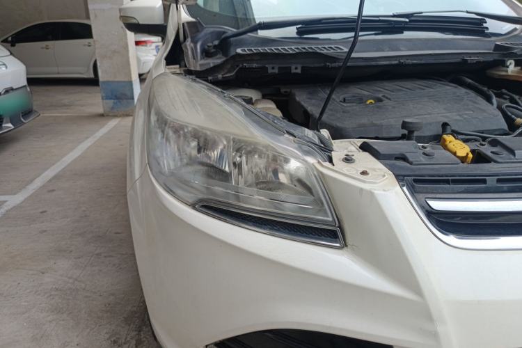 Used Ford Kuga 2015 1.5L GTDi Two-Wheel-Drive Comfort Model Right Front Headlight