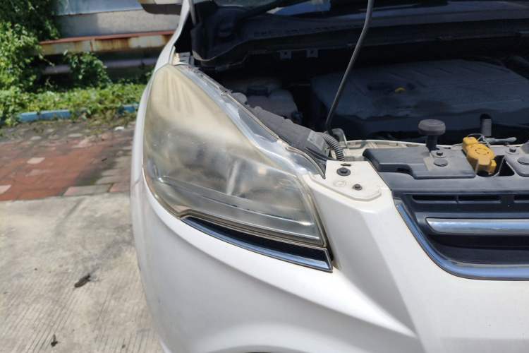 Used Ford Kuga 2015 1.5L GTDi Two-Wheel Drive Fashion Edition Right Front Headlight