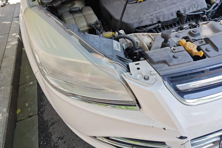 Used Ford Kuga 2015 1.5L GTDi Two-Wheel Drive Fashion Edition Right Front Headlight