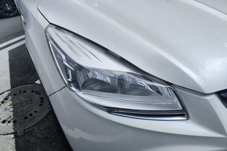 Used Ford Kuga 2015 1.5L GTDi Two-Wheel Drive Fashion Edition Right Front Headlight