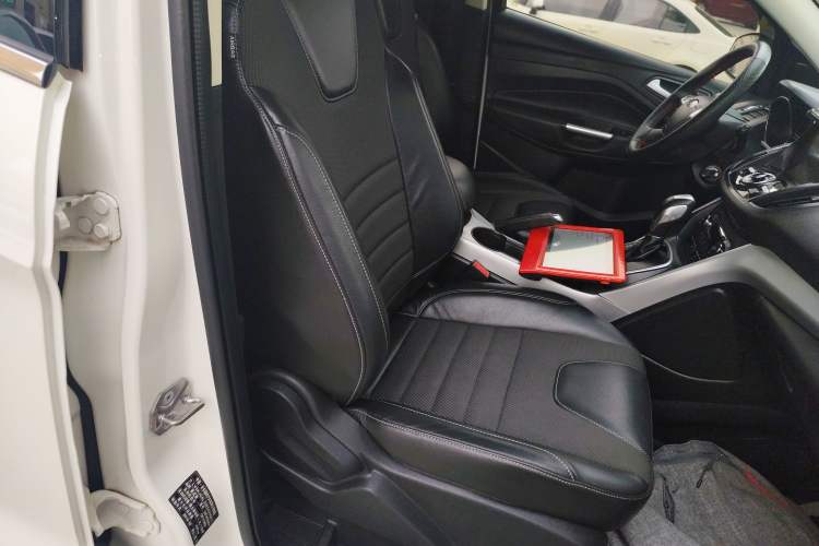 Used Ford Kuga 2015 1.5L GTDi Two-Wheel Drive Fashion Edition Right Front Seat