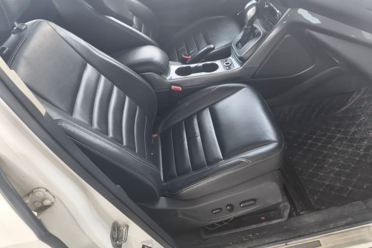 Used Ford Kuga 2015 1.5L GTDi Four-Wheel-Drive Elite Model Right Front Seat