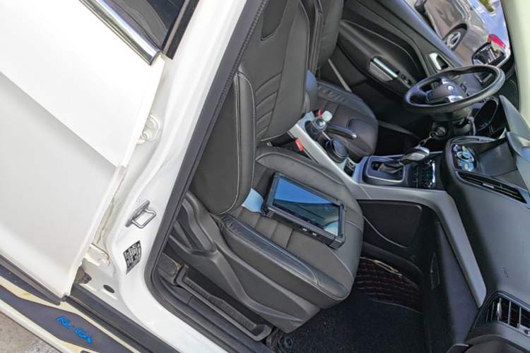 Used Ford Kuga 2015 1.5L GTDi Two-Wheel Drive Fashion Edition Right Front Seat