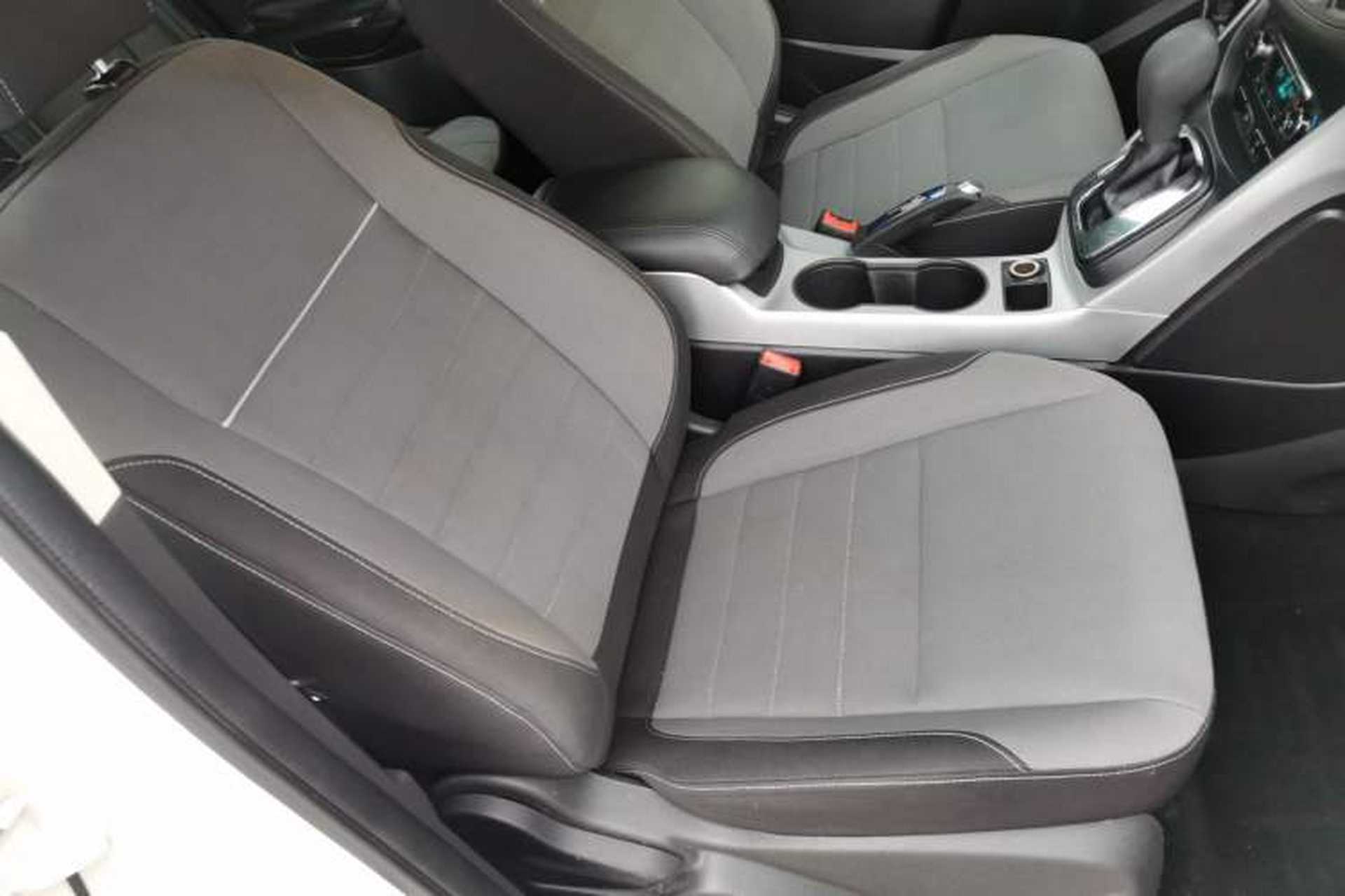 Used Ford Kuga 2015 1.5L GTDi Two-Wheel-Drive Comfort Model Right Front Seat