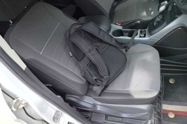 Used Ford Kuga 2015 1.5L GTDi Two-Wheel-Drive Comfort Model Right Front Seat