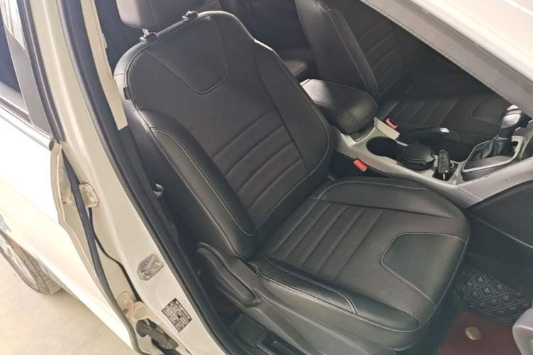 Used Ford Kuga 2015 1.5L GTDi Two-Wheel Drive Fashion Edition Right Front Seat