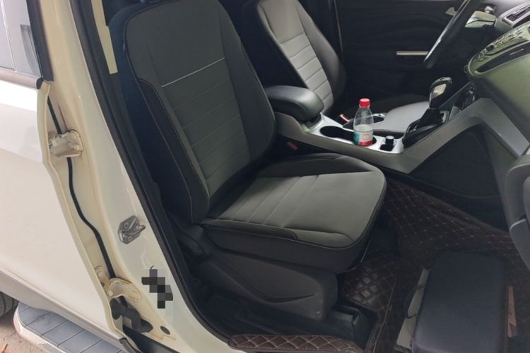 Used Ford Kuga 2015 1.5L GTDi Two-Wheel-Drive Comfort Model Right Front Seat