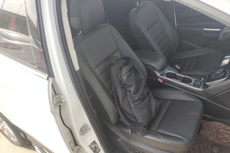 Used Ford Kuga 2015 2.0L GTDi Four-Wheel Drive Prestige Model Right Front Seat