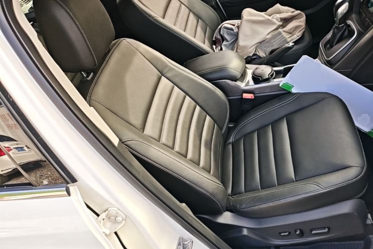 Used Ford Kuga 2015 1.5L GTDi Four-Wheel-Drive Elite Model Right Front Seat