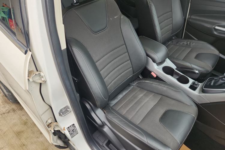 Used Ford Kuga 2015 1.5L GTDi Two-Wheel Drive Fashion Edition Right Front Seat