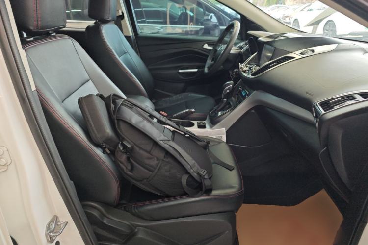 Used Ford Kuga 2015 1.5L GTDi Two-Wheel-Drive Comfort Model Right Front Seat
