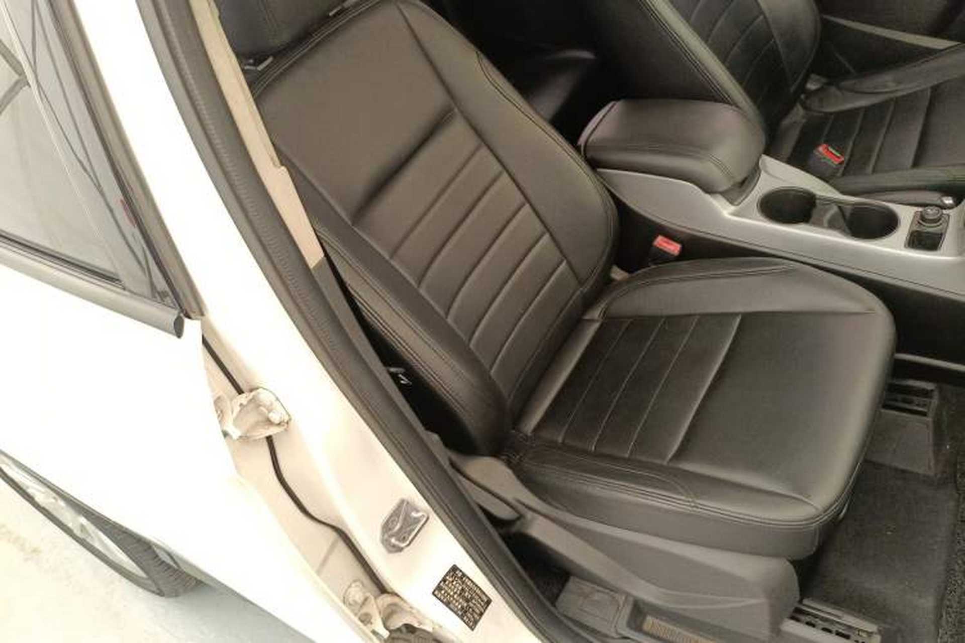 Used Ford Kuga 2015 1.5L GTDi Two-Wheel-Drive Comfort Model Right Front Seat