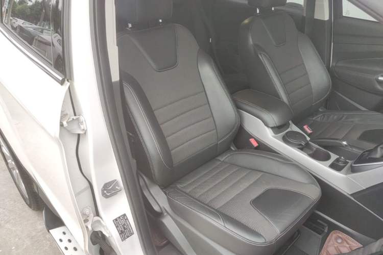 Used Ford Kuga 2015 1.5L GTDi Two-Wheel Drive Fashion Edition Right Front Seat