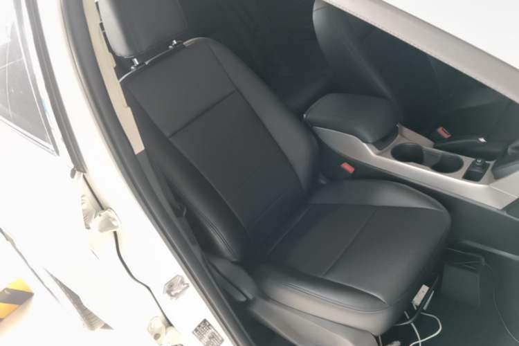 Used Ford Kuga 2015 1.5L GTDi Two-Wheel-Drive Comfort Model Right Front Seat