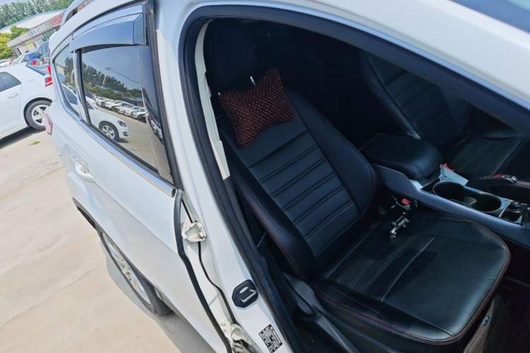 Used Ford Kuga 2015 1.5L GTDi Two-Wheel-Drive Comfort Model Right Front Seat