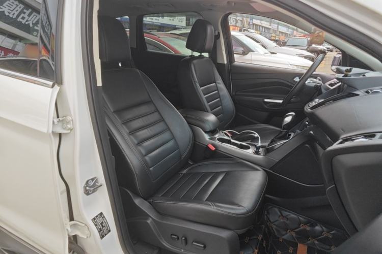 Used Ford Kuga 2015 2.0L GTDi Four-Wheel Drive Elite Model Right Front Seat