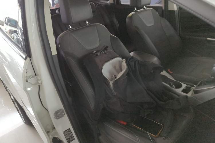 Used Ford Kuga 2015 1.5L GTDi Two-Wheel Drive Fashion Edition Right Front Seat