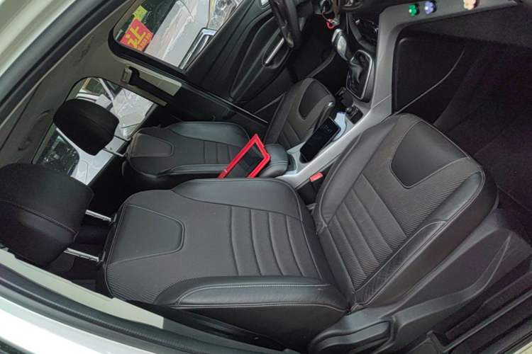 Used Ford Kuga 2015 1.5L GTDi Two-Wheel Drive Fashion Edition Right Front Seat