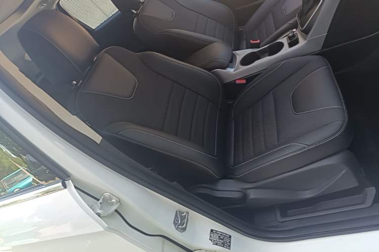 Used Ford Kuga 2015 1.5L GTDi Two-Wheel Drive Fashion Edition Right Front Seat