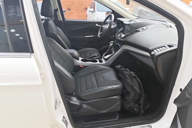 Used Ford Kuga 2015 1.5L GTDi Two-Wheel Drive Fashion Edition Right Front Seat