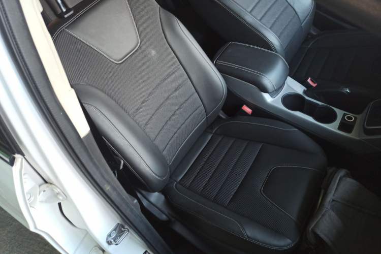 Used Ford Kuga 2015 1.5L GTDi Two-Wheel Drive Fashion Edition Right Front Seat