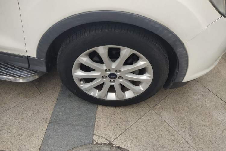 Used Ford Kuga 2015 1.5L GTDi Two-Wheel Drive Fashion Edition Right Front Wheel Hub