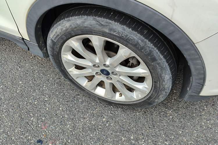 Used Ford Kuga 2015 1.5L GTDi Four-Wheel-Drive Elite Model Right Front Wheel Hub