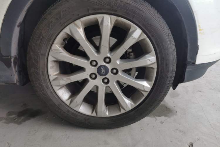 Used Ford Kuga 2015 1.5L GTDi Two-Wheel Drive Fashion Edition Right Front Wheel Hub