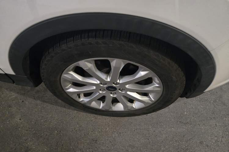 Used Ford Kuga 2015 1.5L GTDi Two-Wheel Drive Fashion Edition Right Front Wheel Hub