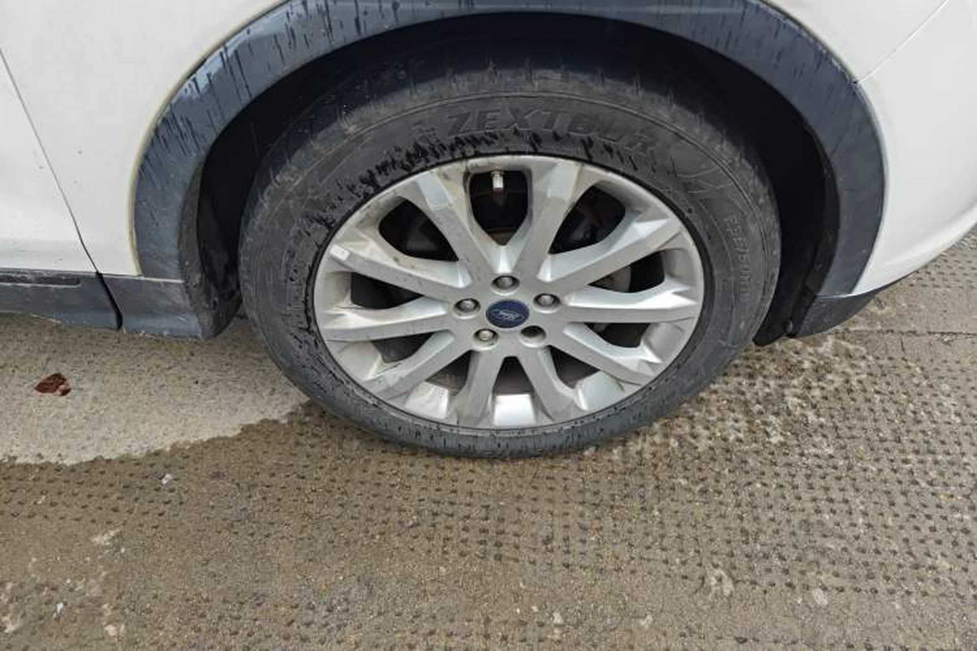 Used Ford Kuga 2015 1.5L GTDi Two-Wheel Drive Fashion Edition Right Front Wheel Hub