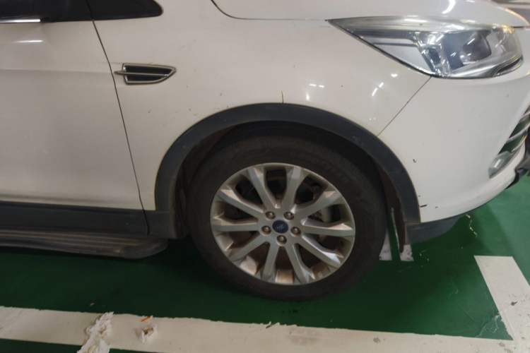 Used Ford Kuga 2015 1.5L GTDi Two-Wheel Drive Fashion Edition Right Front Wheel Hub