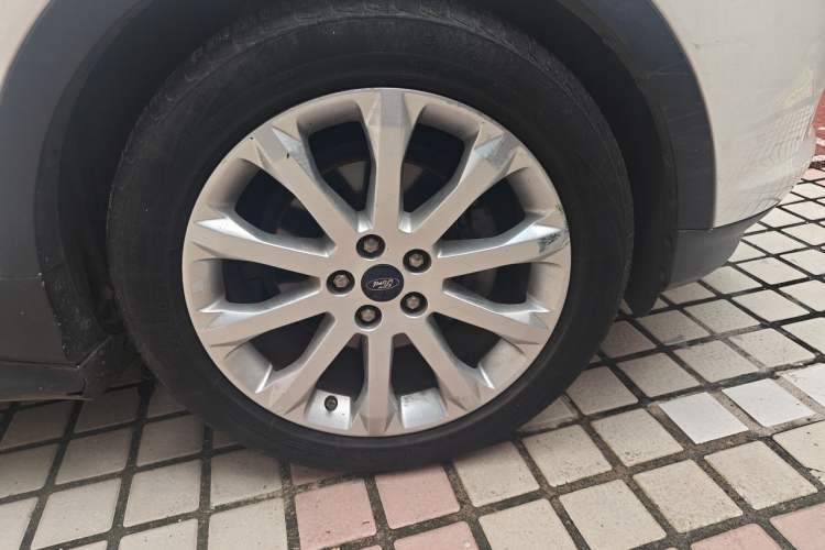 Used Ford Kuga 2015 1.5L GTDi Two-Wheel Drive Fashion Edition Right Front Wheel Hub