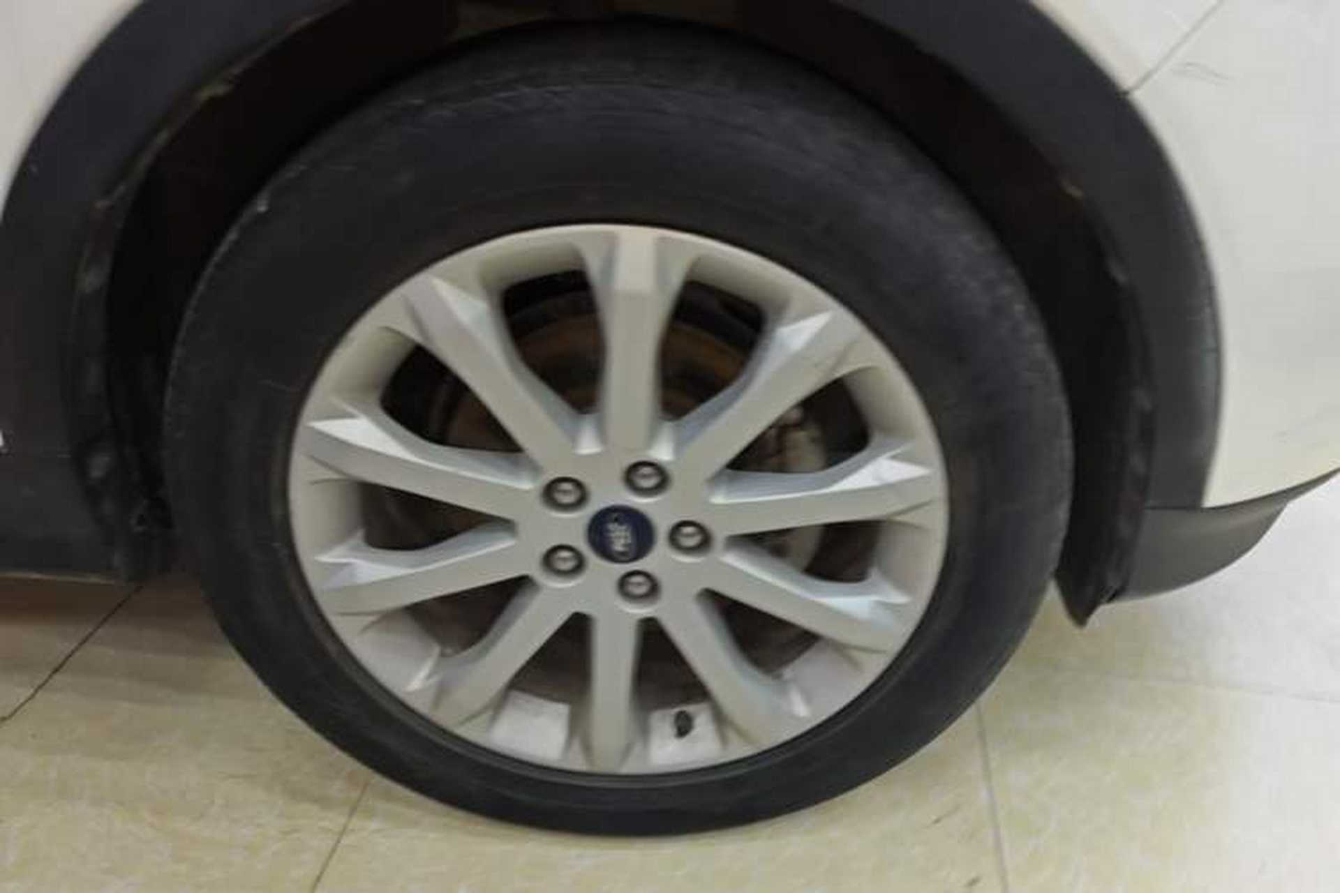 Used Ford Kuga 2015 1.5L GTDi Two-Wheel-Drive Comfort Model Right Front Wheel Hub